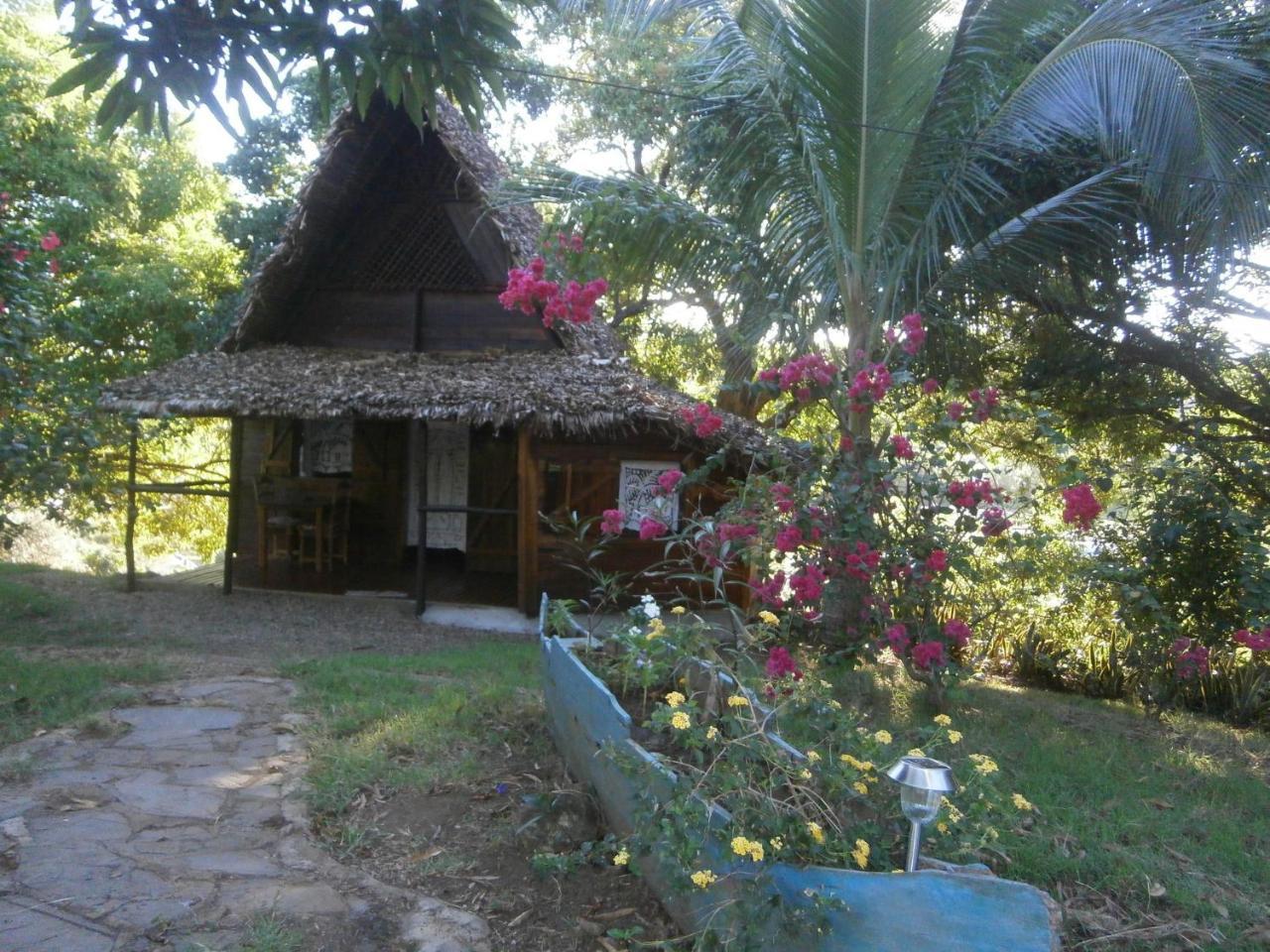 Hotel Les Chalets De Melinda Nosy-Be Exterior foto